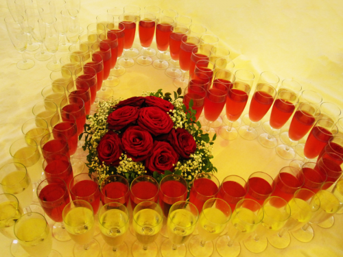 Unser-Sektempfang-2 Sektempfang: Sekt in Herzform aufgestellt